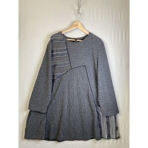 IC by CONNIE K Women Tunic Size 2X  Textured Pocket Art to Wear Patchwork Top